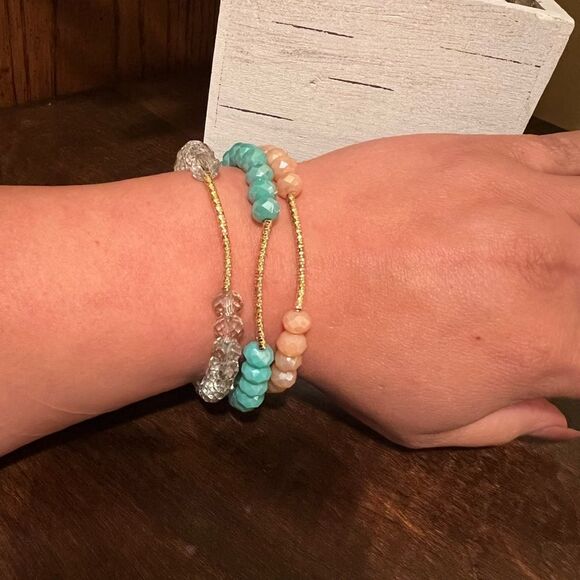 BEADED TRIPLE STRETCH BRACELET WITH GOLD - Picture 1 of 3